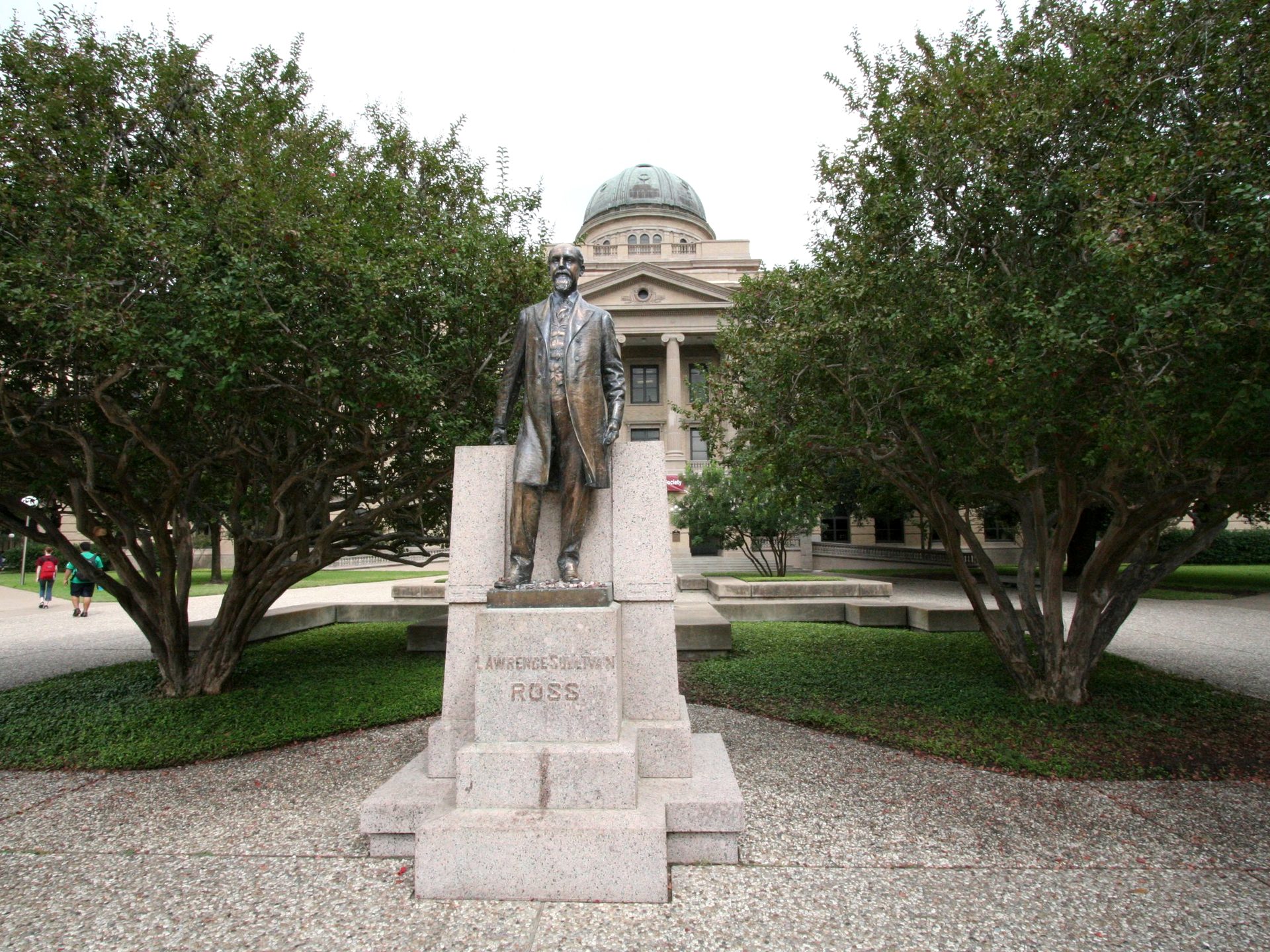 The Sul Ross statue in front of the Academic Building at Texas A&M